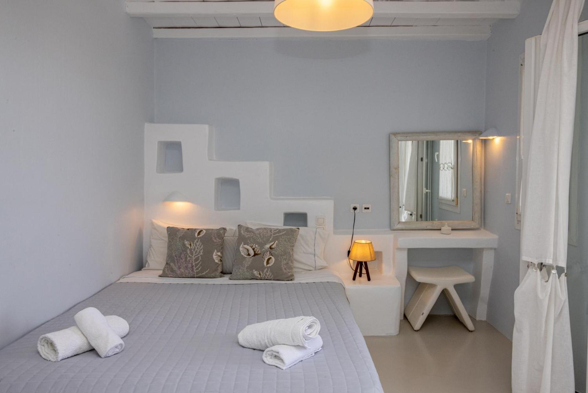 Soulmate'S Suites Tinos Kionia Exterior photo