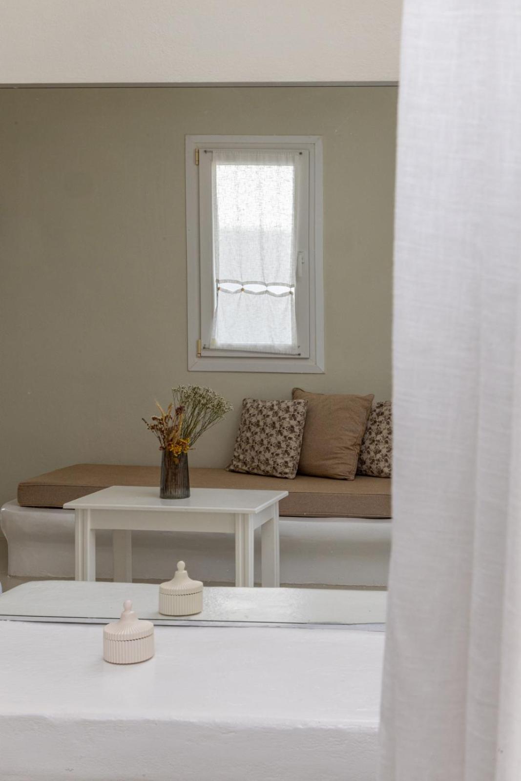 Soulmate'S Suites Tinos Kionia Exterior photo